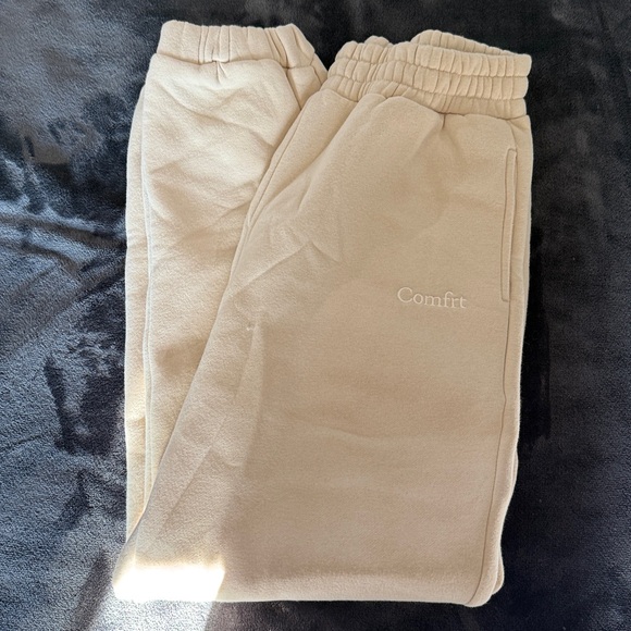 Women's Cream Joggers - Picture 4 of 4